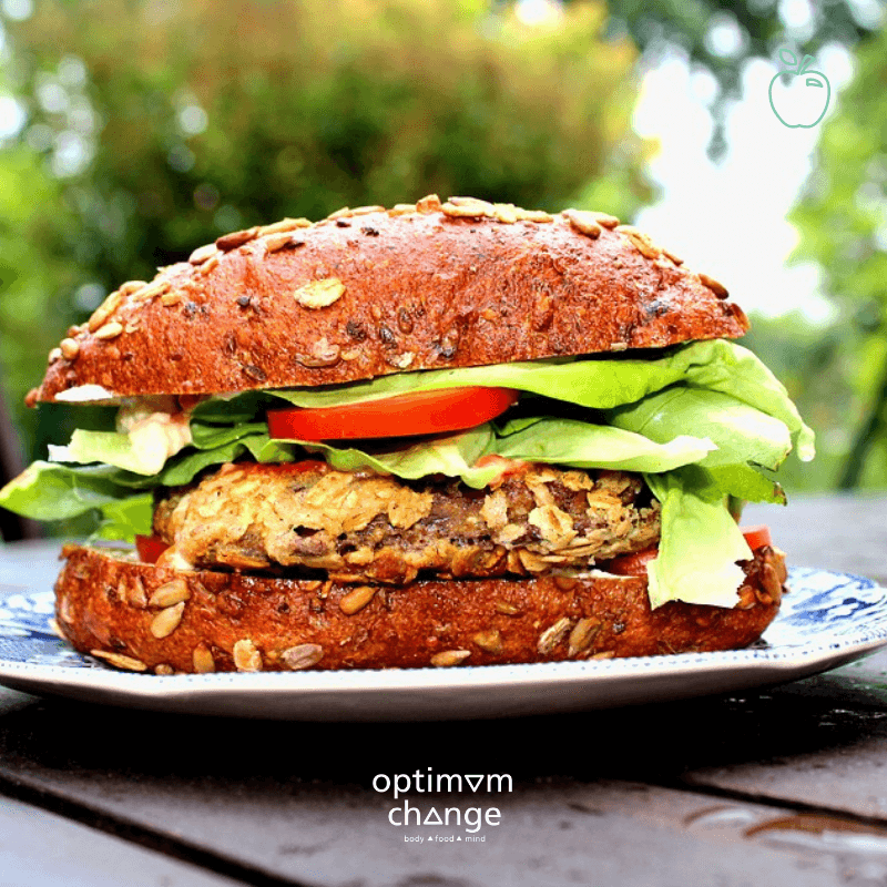 kabeljauwburger-op-volkorenbol