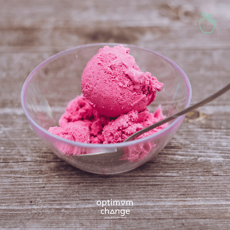 Yoghurt rood fruit ijs